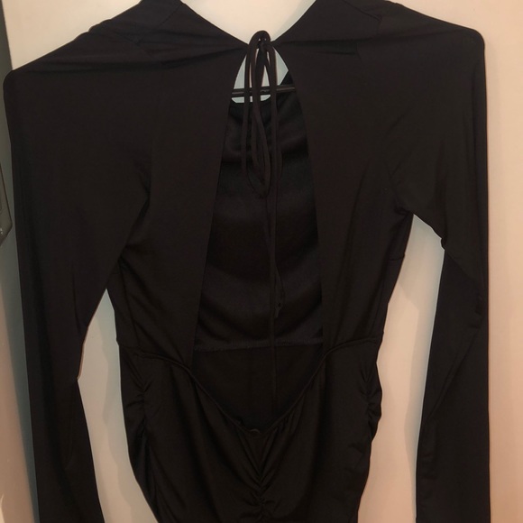 Tight black open back dress - Picture 3 of 3